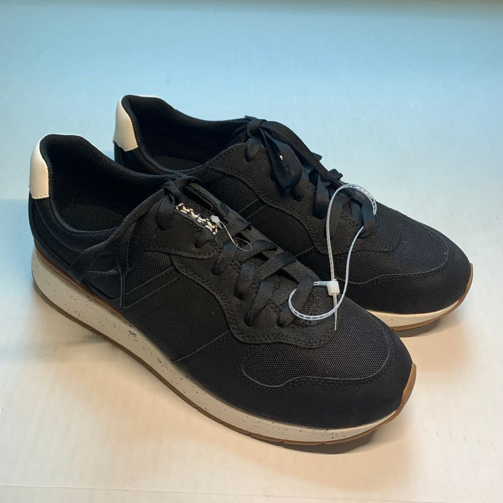 UGG ReTrainer Black Size 10
